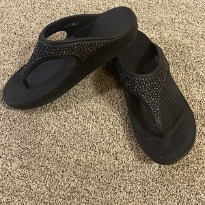 Crocs size 9 black shoe with sparkle